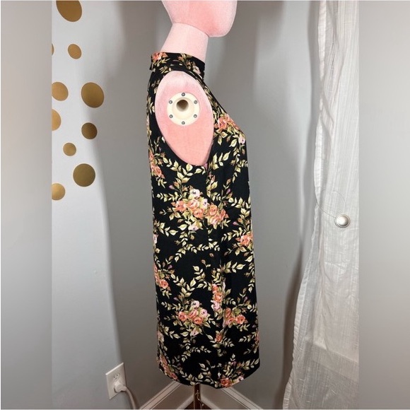 EUC WAYF Choker Collar Shift Dress - Picture 5 of 11